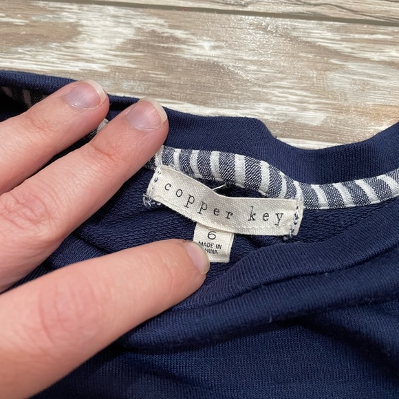 Copper Key navy blue top with ruffle sleeve - Picture 3 of 4